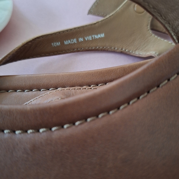 TORY BURCH!! - Picture 3 of 5